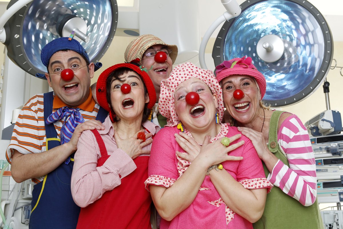 Mañana 13 de mayo <a href="/CentroPupaclown/">Pupaclown</a> nos sumamos al lanzamiento masivo de besos virtuales #TeLanzoUnBeso por el #DíaNiñoHospitalizado que rinde homenaje al paciente pediátrico, a sus familias y a profesionales sanitarios y voluntarios. <a href="/FundATRESMEDIA/">Fundación Atresmedia</a> <a href="/AreaUnoArrixaca/">Área 1 Arrixaca</a>