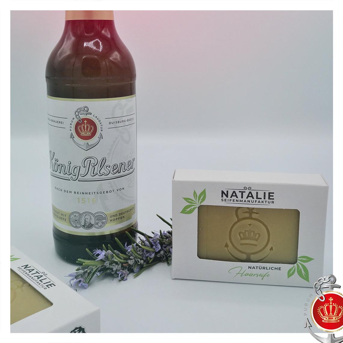 König Pilsener Bier-Haarseife

Gemeinsam mit König Pilsener haben wir eine #Bier-#Haarseife entwickelt, die nun als Sonderedition verfügbar ist. 

Über die neue Seife hat auch die WAZ berichtet. Den Artikel findet ihr hier: bit.ly/2YV6G8J

#Nachhaltigkeit #königpilsener