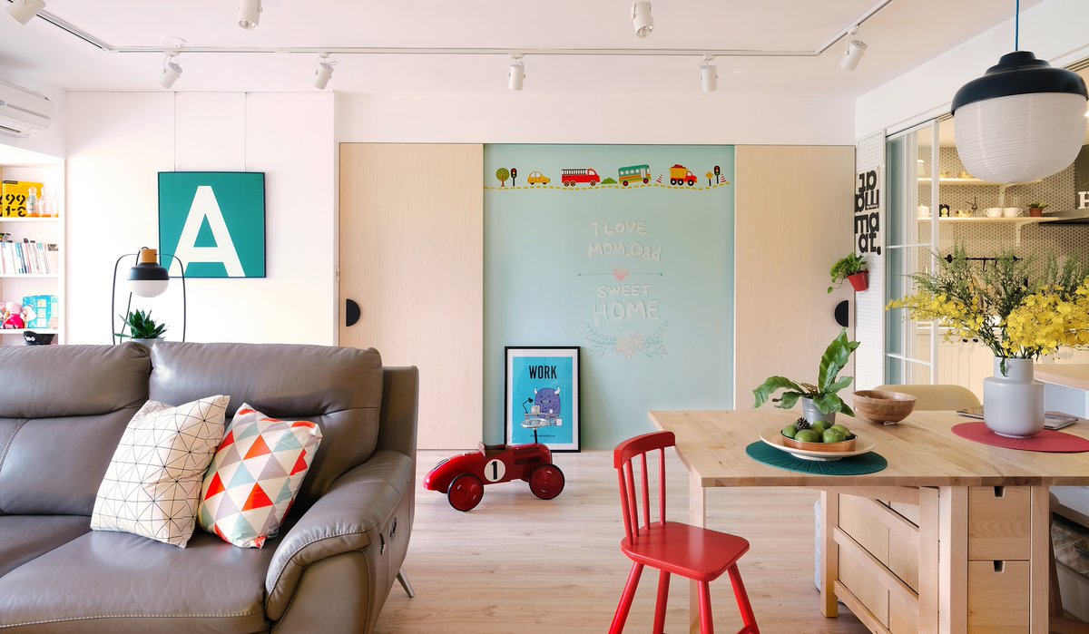 This home tour tells of the story of two parents transforming their cramped and dated 93 m2 apartment into a sleek and modern haven, as they wanted to make it a special place for their son to grow up in and have space to run around.