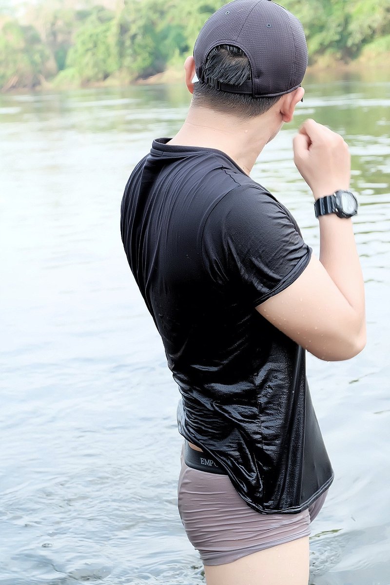 IT6079's tweet photo. สูง 169 ครับ จะจีบก็จีบเถอะ 😂 https://t.co/r4vXNfqVCN