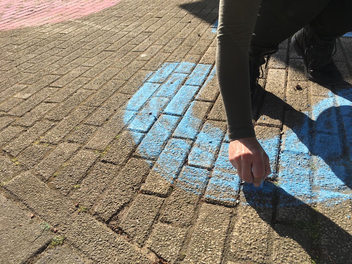 RCompagne's tweet photo. Een groot hart voor alle zorgverleners. Op deze Dag van de Verpleging staan wij extra stil bij alle mannen en vrouwen in de verpleging, die dag in dag uit klaar staan voor onze inwoners. Wij zijn trots! https://t.co/oyPFdEg820