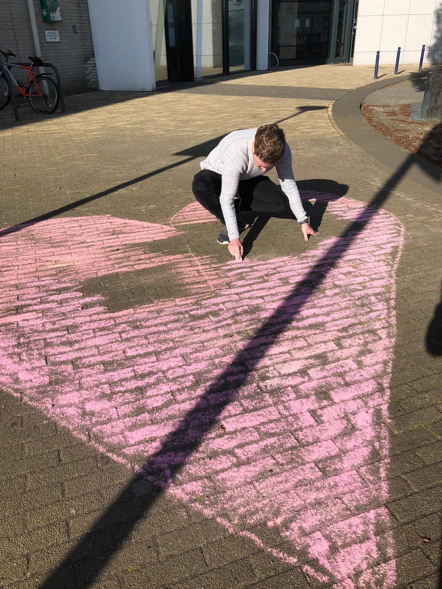 Een groot hart voor alle zorgverleners. Op deze Dag van de Verpleging staan wij extra stil bij alle mannen en vrouwen in de verpleging, die dag in dag uit klaar staan voor onze inwoners. Wij zijn trots!