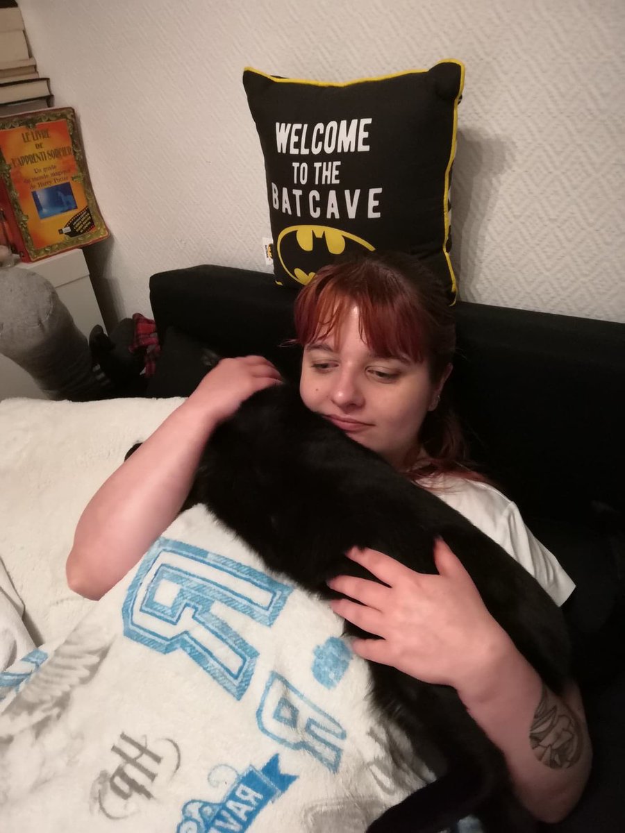 KPaillette's tweet photo. @pitichat_milo Maman et moi. Je faisais plus de câlins depuis des semaines (l’indépendance hein) alors elle était toute émue que je revienne ! https://t.co/OsT4zEMBbj
