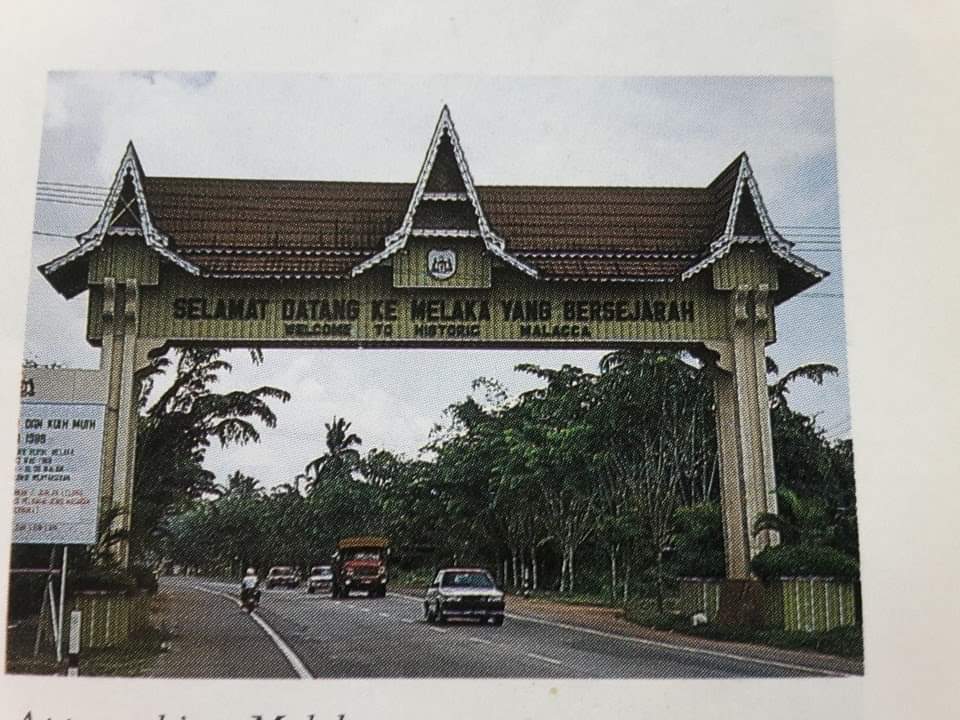 El Palestinewillbefree On Twitter Pintu Gerbang Daerah Melaka Tengah 1984 Gambau Ni Di Semabok Kalau Dalam Daerah Melaka Tengah Dipanggil Semabok Dalam Kalau Daerah Jasin Semabok Luar Tapi Pintu Gerbang
