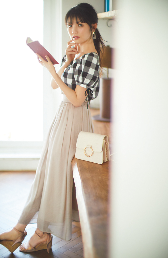 Mkuser على تويتر 美人百花6月号掲載 道重さゆみ オンオフスイッチできるトランテアンのアイテム 今回は初夏に欠かせないレーススカート プリーツワンピ シアーなスカパンの3大トレンドアイテムを華やかに着回します T Co Xybq2eik8u T Co