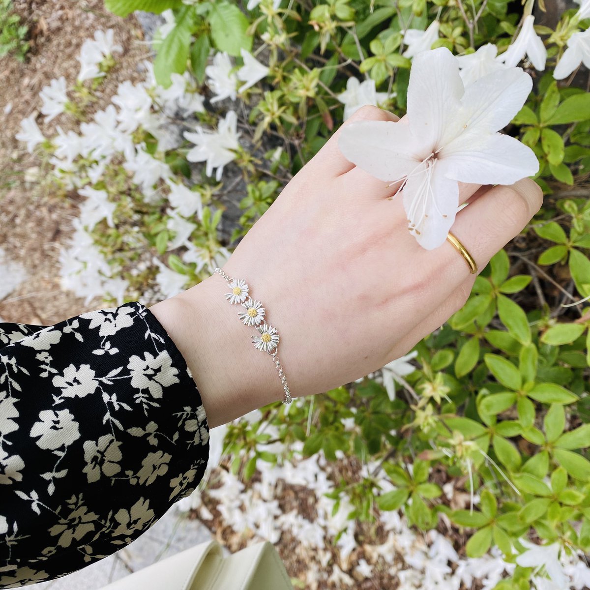 8_IBGDRGN's tweet photo. 🌼💕 https://t.co/BHZvLO4Zpe