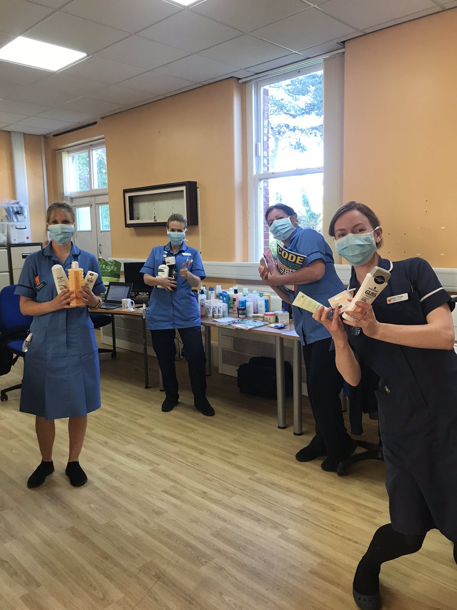 steffy_phillips's tweet photo. Thank you so much to @togetherwewillbeatthis https://t.co/2rcgfguwl3 https://t.co/KfywY9YYnk for their extremely generous gifts to our amazing community nursing team! #internationalnursesday https://t.co/ugwoAFZQNT