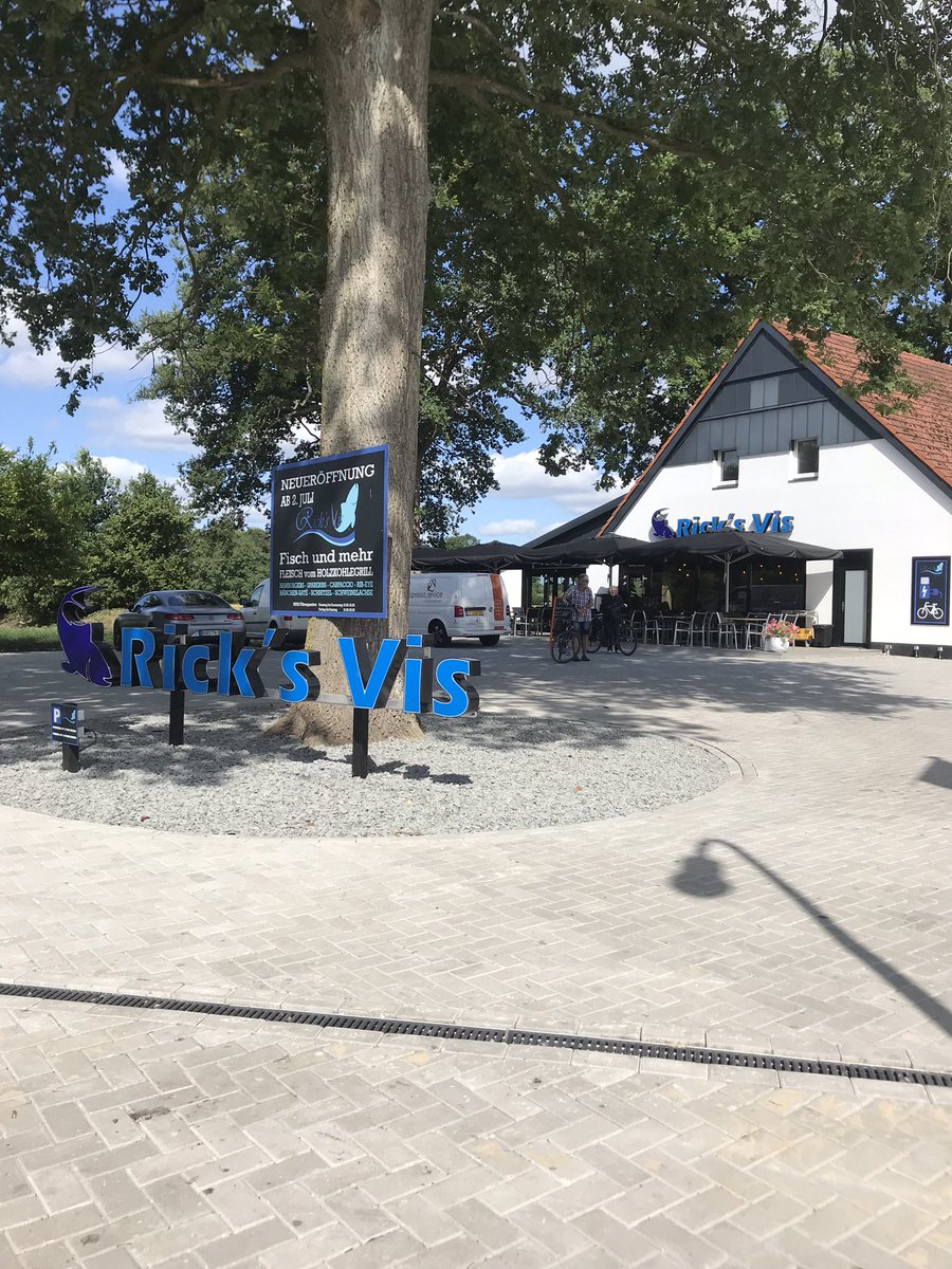 Mexqlusive's tweet photo. @B_Visschedijk Chef-kok : En nu doorfietsen naar #overdinkel#😉RicksVisVlees#GrensTerrasopen#Vis#Vlees#Salade#Soep#Maatregelen# https://t.co/uNNka1UELk