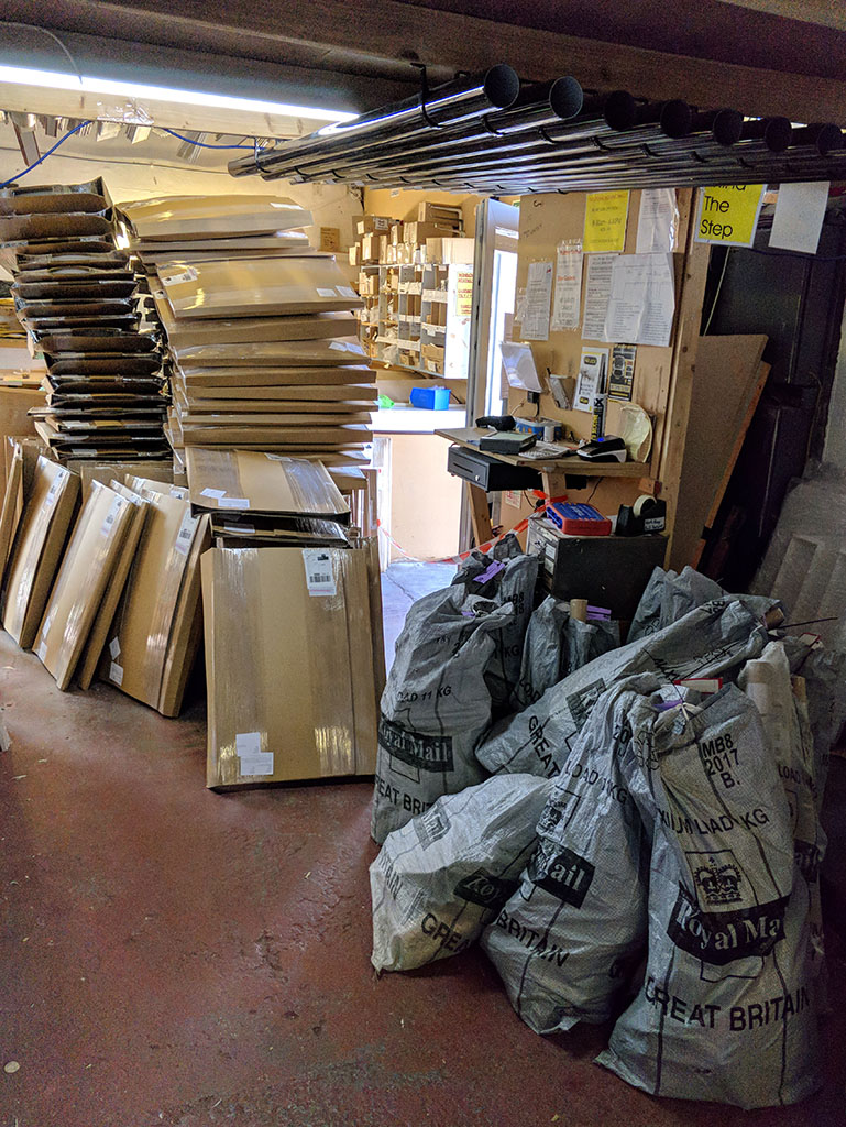 spares4repairs's tweet photo. We are managing to keep up with orders, if your order is placed before 2pm Monday to Friday it should be shipped the same day.

Thank you for your continued custom, we will do our best to safely keep shipping orders during these unprecedented times. https://t.co/JNUWhMnyeS