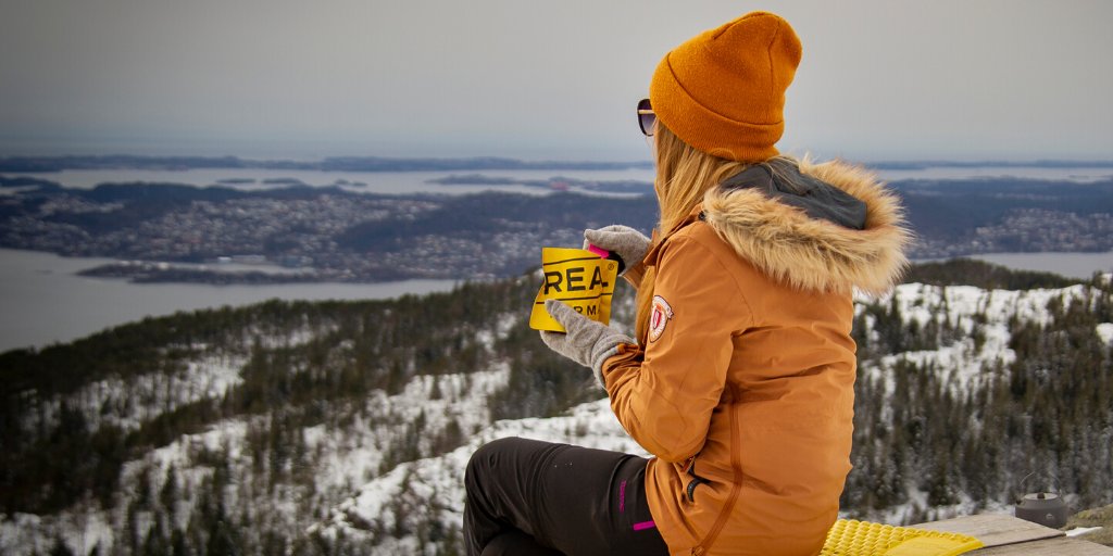 Real Turmat Suppe. Et lett måltid, for en lett tur.
🇬🇧 Real Turmat Soup. A light meal, for a light outing. 
bit.ly/3dBNpx9

📷 Instagram 'capt8'
#RealTurmat #Soup #outdoors #EverydayAdventure