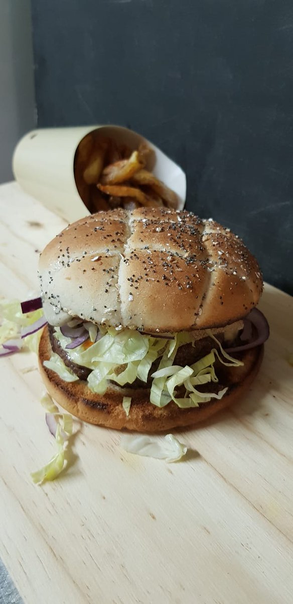 OTChatellerault's tweet photo. #deconfinementjour2 Julie, notre chargée des éditions, a répertorié les #restaurants de #GrandChâtellerault proposant des plats à emporter ▶ https://t.co/YthiOjTa9C
N'hésitez pas à passer commande pour vous régaler et les soutenir!
@CAChatellerault @tourisme86 @departement86 https://t.co/oWMOPaaPRX