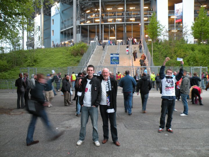 Despite the outcome, one of the best days ever supporting #FFC. Lovely that, as was the case for so many of us, I got to do it with my Dad - who's the reason I support Fulham.

#10YearsOn