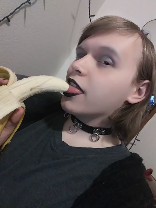 This could be you ;p Rt if you wanna use my mouth 💙 - - - #nsfw #femboy  #femboynsfw  #banana #blowjob<a href="/tag/banana"class="tags"><span>#banana</span></a><a href="/tag/nsfw"class="tags"><span>#nsfw</span></a><a href="/tag/blowjob"class="tags"><span>#blowjob</span></a><a href="/tag/femboy"class="tags"><span>#femboy</span></a><a href="/tag/femboynsfw"class="tags"><span>#femboynsfw</span></a>