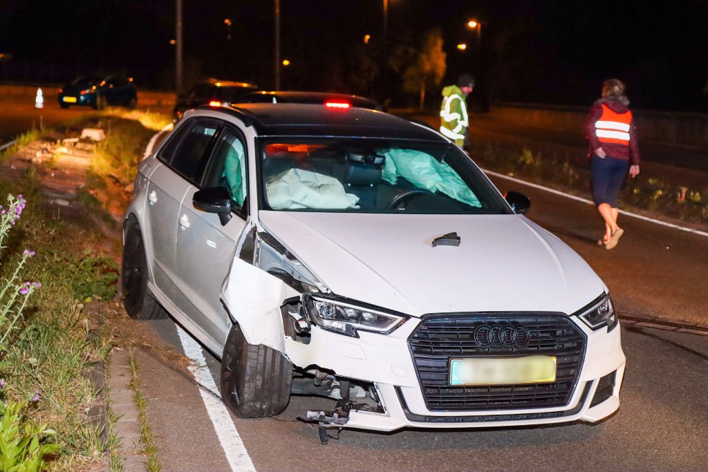 Schiedammer onder invloed ramt lantaarnpaal in #Vlaardingen..