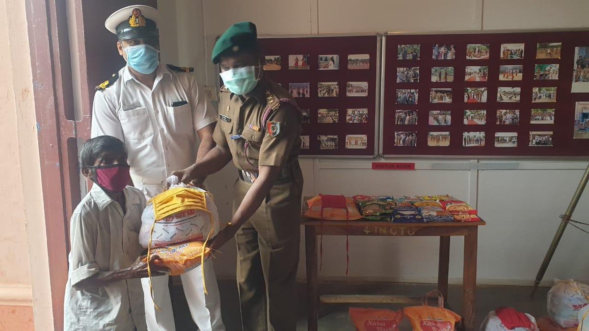 Def_PRO_Chennai's tweet photo. #ExYogdan
4TN and 5TN Naval Units donated 7-day ration with 17 items and face masks to differently-abled persons in Chidambram, Tamilnadu. @SpokespersonMoD @drajaykumar_ias @PIB_India @HQ_DG_NCC https://t.co/Z5YHeK0IaZ