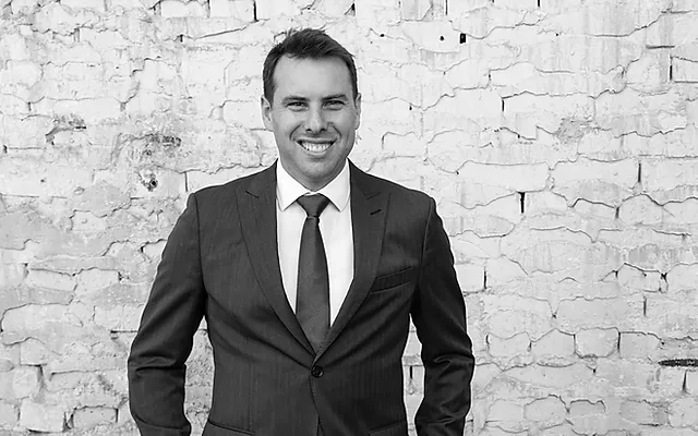 CricConnect11's tweet photo. Fantastic read featuring former @MWDCC and @SUCC1864 batsman Mark Faraday

Some good yarns as well - @kokeeffe49 @scgmacgill @eddiecowan 

@CricketNSW @PremCricketNSW 

https://t.co/R6QX4LnxJT https://t.co/IXLBYjjdAc