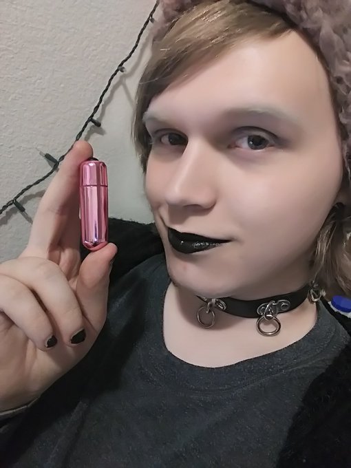 Gonna have some fun with this little vibe x3 - - - #nsfw #femboy  #femboynsfw  #vibrator https://t.c<a href="/tag/nsfw"class="tags">#nsfw</a><a href="/tag/femboy"class="tags">#femboy</a><a href="/tag/vibrator"class="tags"><span>#vibrator</span></a><a href="/tag/femboynsfw"class="tags"><span>#femboynsfw</span></a>