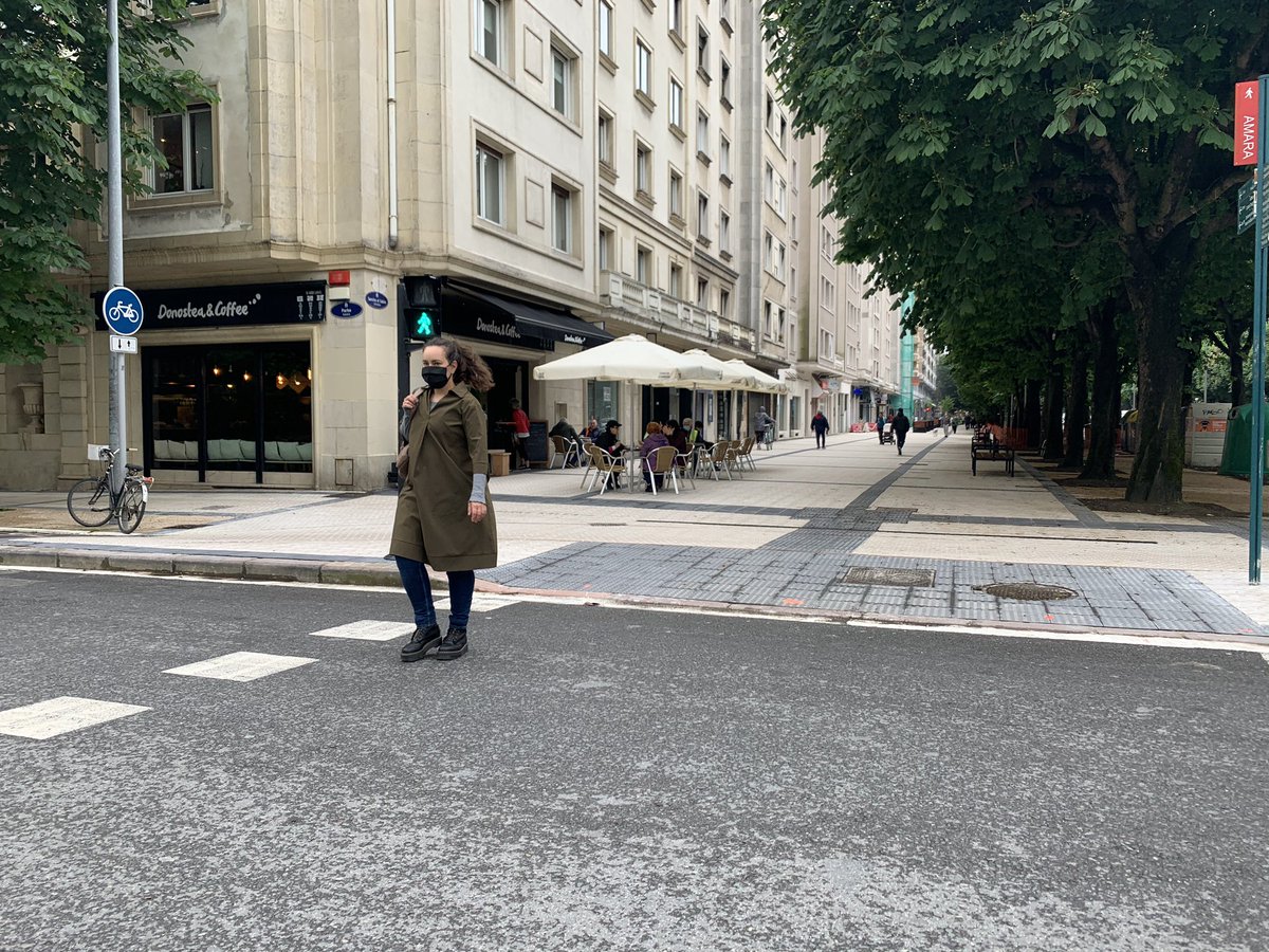 MaoyarbiMaria's tweet photo. Terraza en Sancho el Sabio Donostia #Covid_19 #pandemia #mayo #SinPandemiaYo #AEMET #etb https://t.co/Hqgbguf9lg