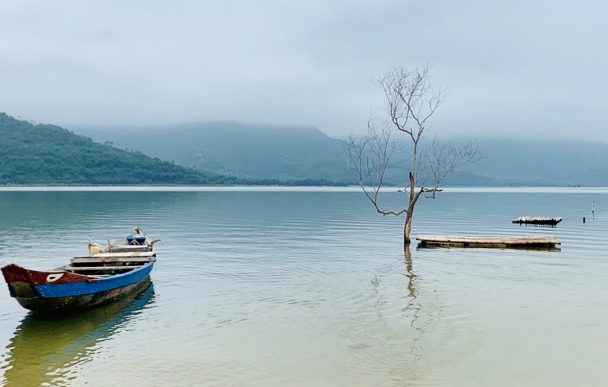 @Trippers_app @live4sights @journiesofalife Beautiful photos. For #day12 of #MayIrecommendA2Z, I'd like to share my photos from #LapAnLagoon in #Hue, #Vietnam. I loved this small lagoon. It was very beautiful and peacful. @CharlesMcCool @travelingmitch @Giselleinmotion