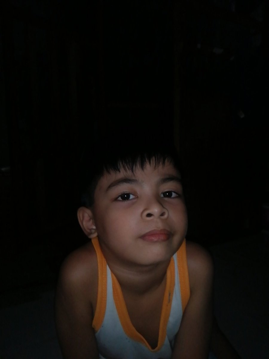 skelskelskels's tweet photo. Ayaw mo na mag pakiss sa akin :(( https://t.co/3gV6UmBNN4