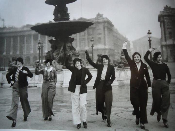 CultivalParis's tweet photo. 🕰 Les premières parisiennes à porter des pantalons, sur la Place de la Concorde en 1933
© Keystone-France / Gamma-Rapho
#oldparis #retroparis https://t.co/47xGa8R4SP