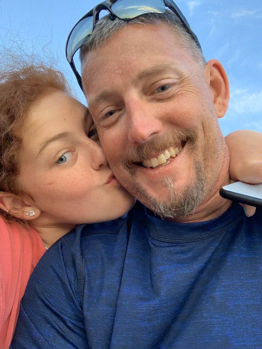 4catsfans's tweet photo. I want to wish a Happy Redhead day to  one of the sweetest and strongest girl I know! I love ya @AmonLexi https://t.co/j597yOjt3c