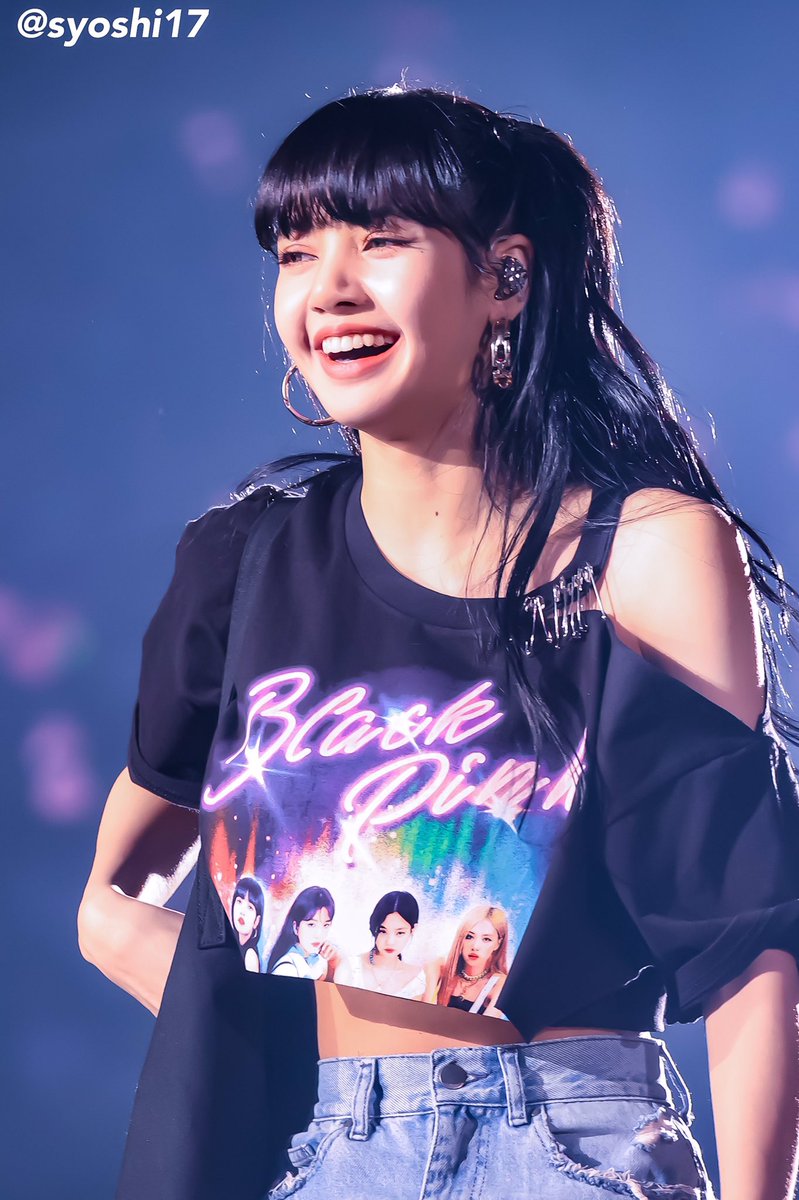 — Lisa& #39;s smile can light up the whole place; a necessary (long) thread