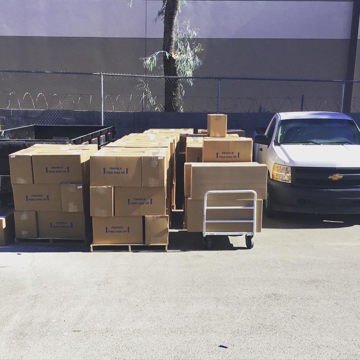 ePoolSupply tweet media