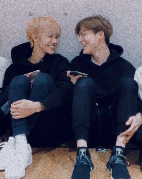 ☼The way nomin looks at each other: a beautiful thread ☼