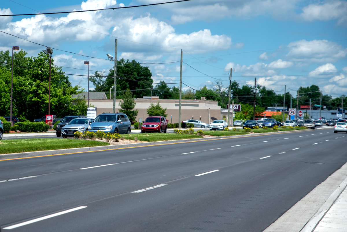 NewDixieHighway's tweet photo. The paving of the New Dixie Highway is complete! Some striping work remains including crosswalks, stop bars and turn arrows. Pavement must be dry for striping to take place. https://t.co/hV2GN3BCqt