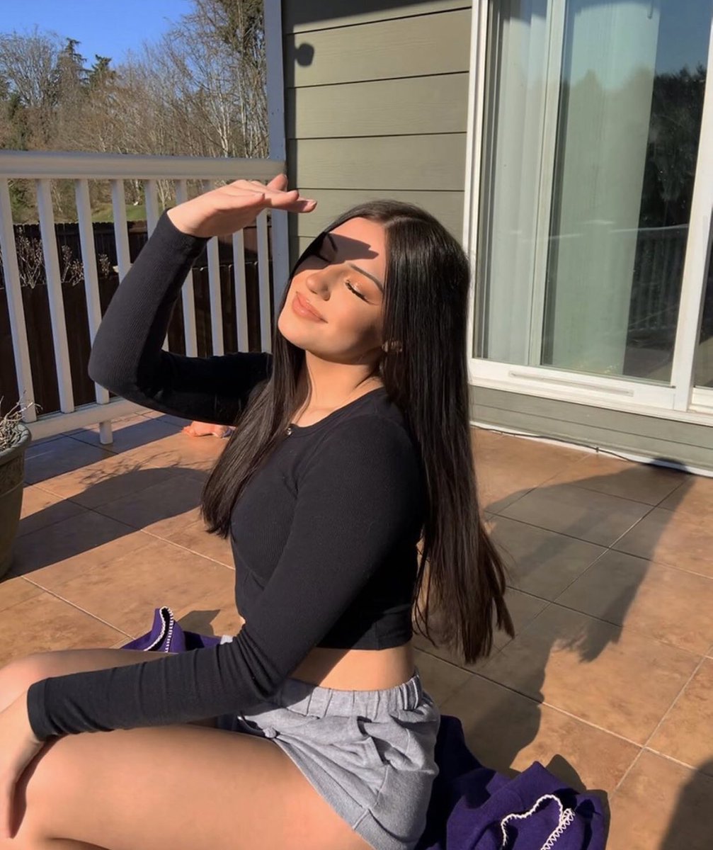 findomchloee's tweet photo. It just feels so fkn good sending all of your cash to a spoiled 18 year old brat, doesn’t it? 

findom findomme femdom finD paypig humanatm sissy brat https://t.co/6VuY8o1JIQ