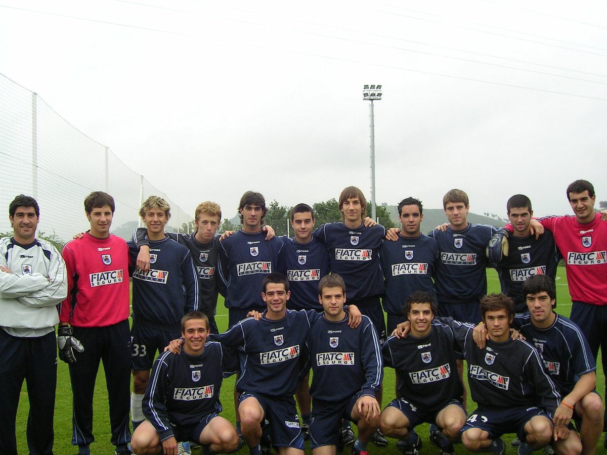 En el verano de 2004 la Real Sociedad decide incorporan un club más a su estructura. Digamos que un símil al que tiene el Athletic Club con el Baskonia. En resumen, nace una "Real Sociedad C". Pero a diferencia de lo que hizo hace unos años con el Berio en este caso fue la UPV.