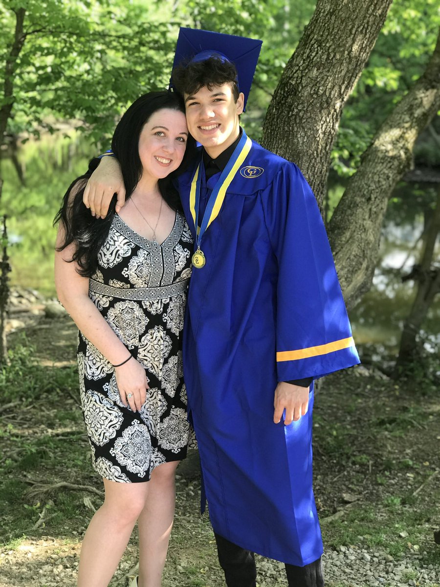 raerae615's tweet photo. Proud of my son Logan on his graduation today ❤️ https://t.co/XfGBcoVnYZ