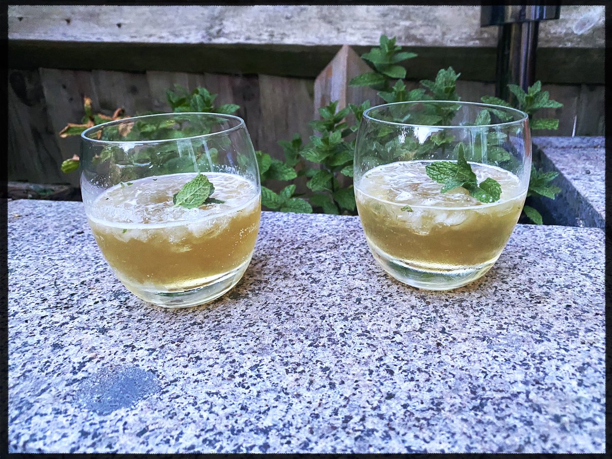 Cocktail experiments - today, a mint julep!