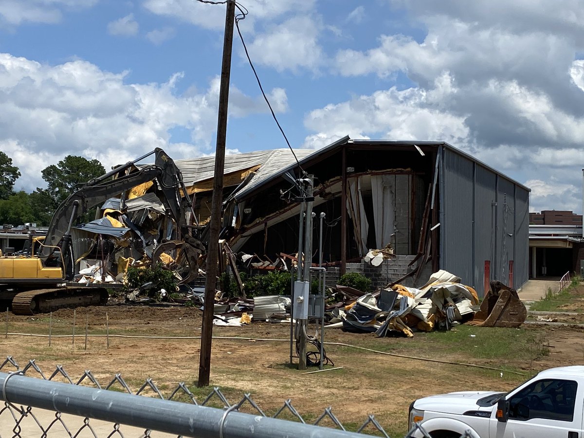 TylerLegacyBand's tweet photo. Good bye, old friend. Share your favorite band memory in the comments! https://t.co/PjolELrq5c