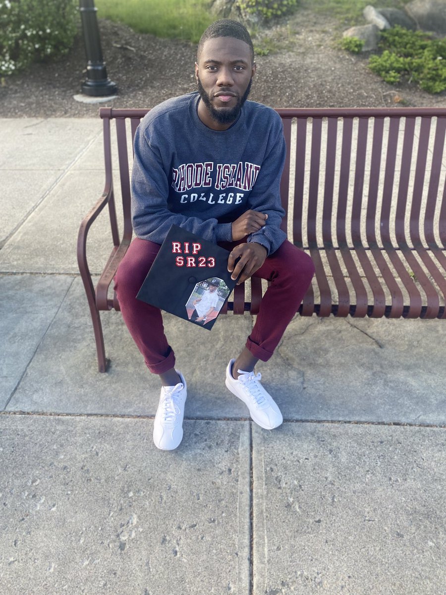 GameTimeBOOGIE's tweet photo. I’m late posting but whatever🤷🏾‍♂️ 

Boogie Lawrence, M.A 🎓✌🏾 https://t.co/a4woEL0f04