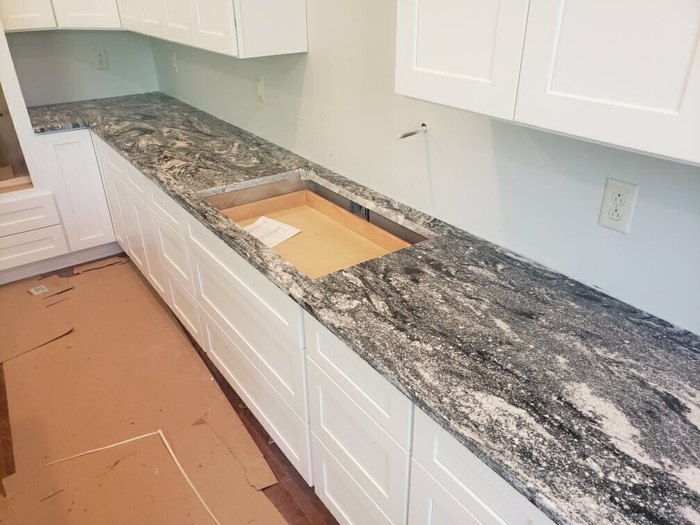 ecg_upstate's tweet photo. Mixing the countertop material in a space is a trend that is growing momentum. This offers the opportunity to add great contrast and introduce multiple colors of your design palette. https://t.co/p0hQZixGqG