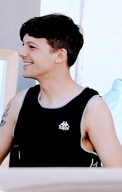 Louis Tomlinson lovely pictures that seem unreal A thread +tl cleanse