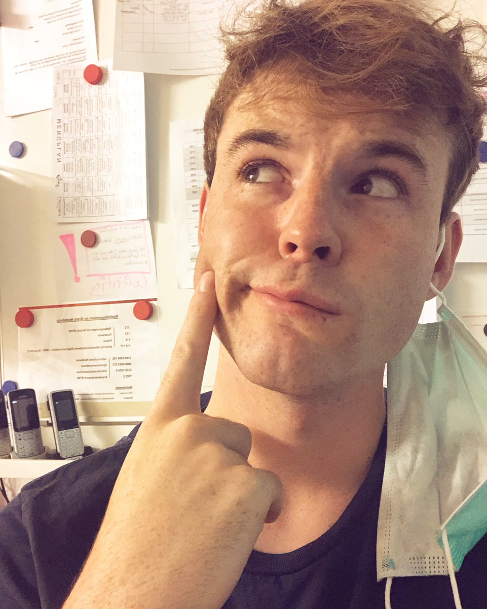 hellberg47's tweet image. Bin ich Altmodisch? 😳
Weil ich wie so ein (Teenager)ununterbrochen an meinen Boy denken muss? 🤓

#altenpfleger #Tim #TimsTwitter