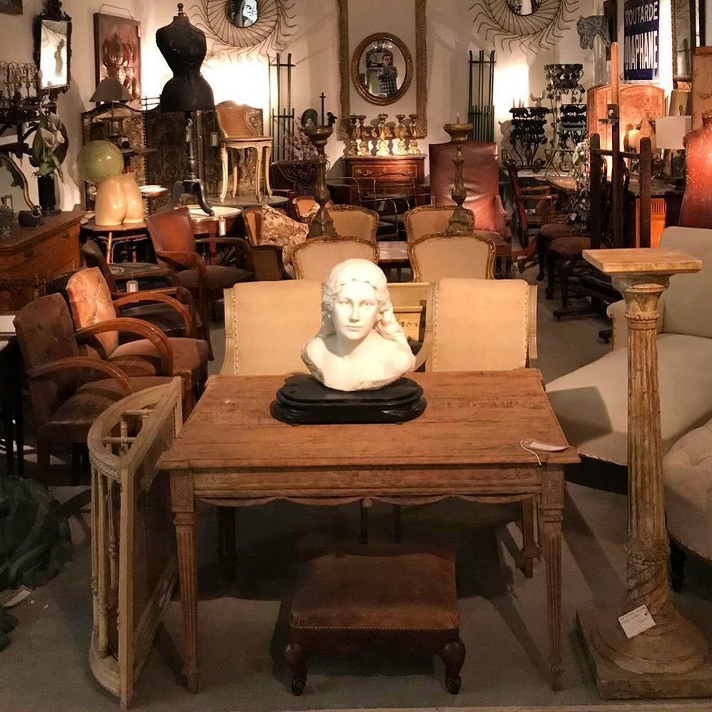 ADPSANTIQUES's tweet photo. ...... Second Showroom reset.... #marblebust #lucmadrassi #swedishtable #decorativeantiques #antiquechairs #mirrors #antiquefurniture #seating #sculpture #interiors #mixingitup #ADPSantiques #Hangartwo #babdownhangars #lorfords #tetburyantiques #decorati… https://t.co/dckBKiFfwZ https://t.co/sDJi6oauvL