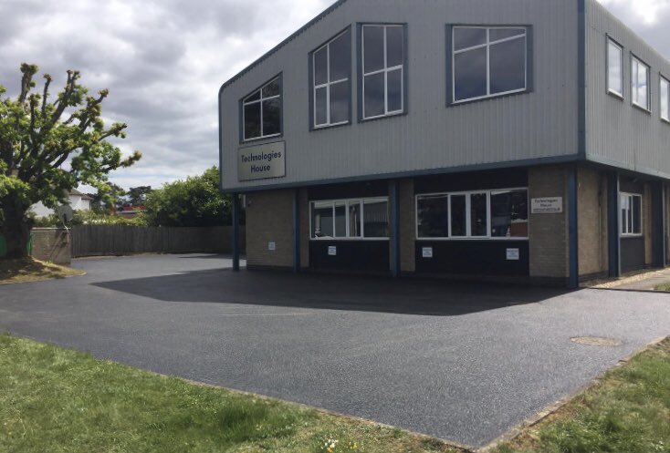 mwsurfacing's tweet photo. Some recently completed works from our handlay gangs #handlay #surfacing #eastanglia https://t.co/QDV2x7D5Qy
