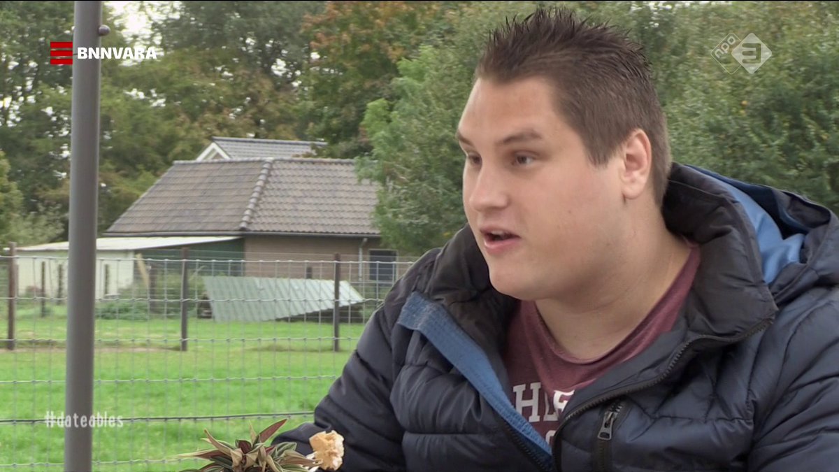 creatiffdutch's tweet photo. "Ja, er is wel een klik. Zij houdt ook van chips."
Fuck, ik wil ook terug naar die basis!
#dateables https://t.co/mJE2x1VKPb