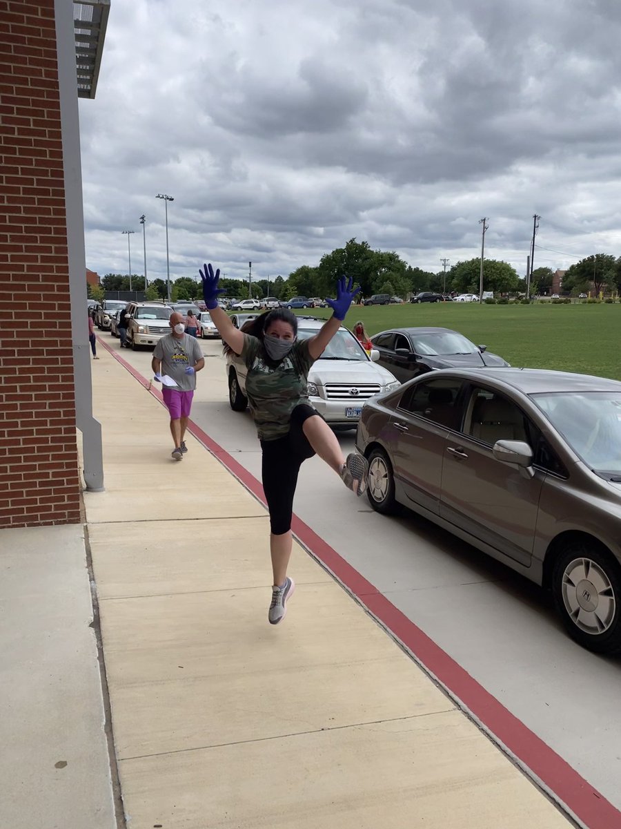 CHHS Sr Checkout Day 1 is going great! Our awesome staff is here working really hard to make this a smooth process for our students. We are sad to see the Seniors go, but excited to see them today! <a href="/GCISD/">Grapevine-Colleyville ISD</a> #chpantherpride <a href="/CHHS_principal/">Brandon Turner</a>