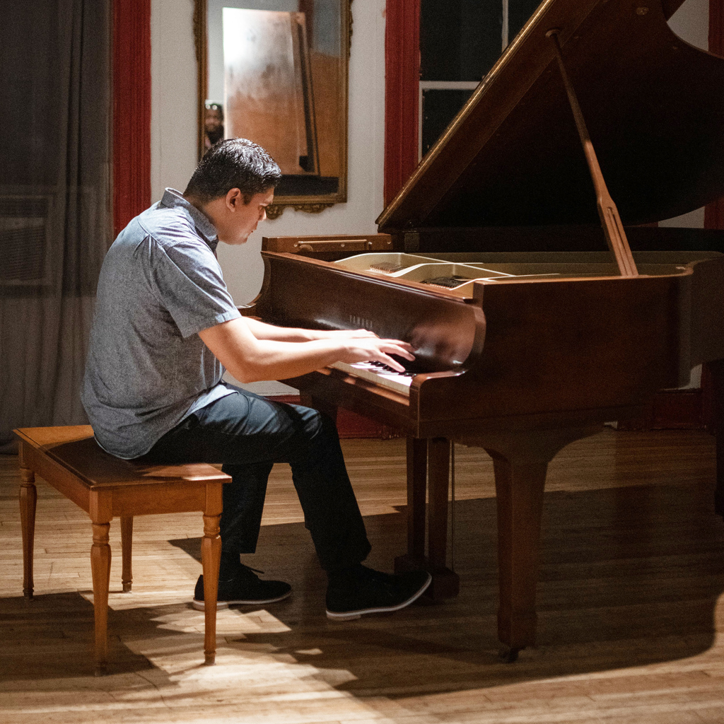 BMSBrooklyn's tweet photo. It's never too late to discover your passion for music. Enroll today in Adult Piano for beginners to enrich your life with the joy of music. ✨ #brooklynmusicschool #adultclasses #onlineclasses #bmsonline https://t.co/5TAthSGDvc https://t.co/lcswkFTvhs