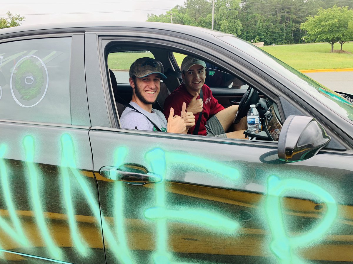 WHSWarriorGuide's tweet photo. So we may have a few fans for @unccharlotte @UNCCadmissions at Warrior Nation! College Parade Day FUN! @WHSWarriors @AGHoulihan @UCPSNC https://t.co/r2f9ww46Pm