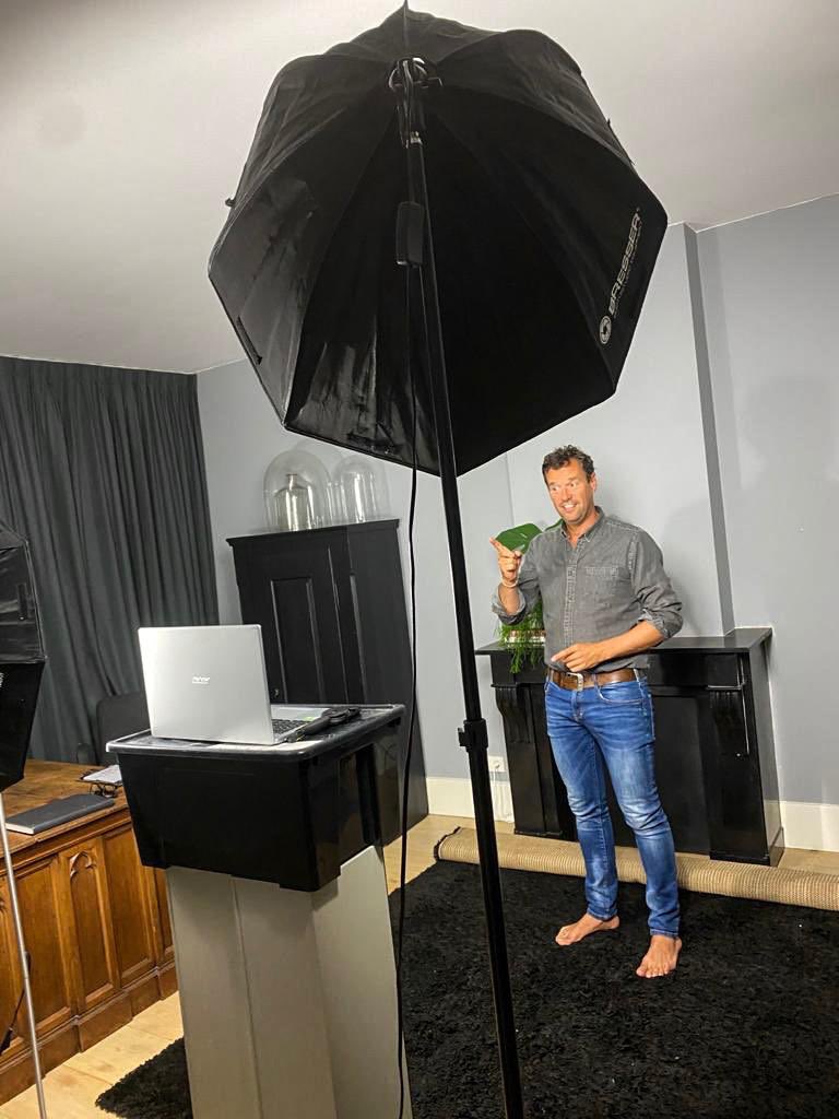 hvmackelenbergh's tweet image. Studio gebouwd om online lezingen en workshops te verzorgen. Morgen Presenteren met LEF. #Coronaproof #kijkeninkansen