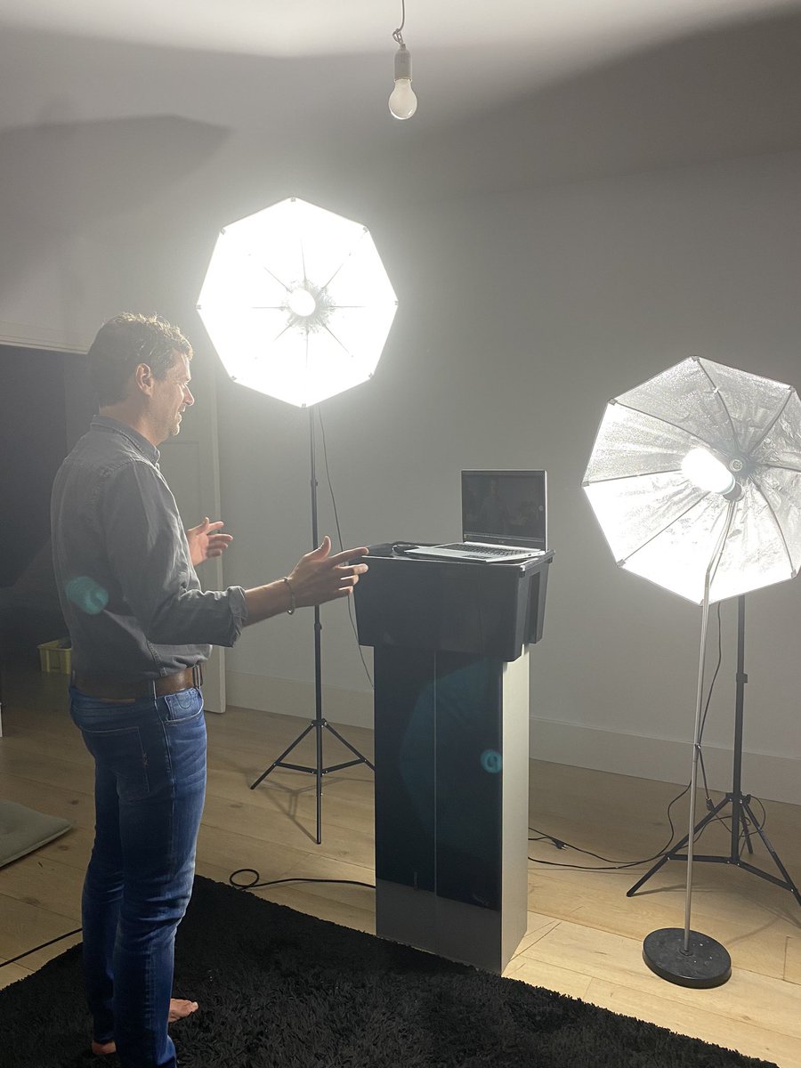 hvmackelenbergh's tweet image. Studio gebouwd om online lezingen en workshops te verzorgen. Morgen Presenteren met LEF. #Coronaproof #kijkeninkansen