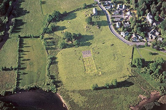 The remains of the #Roman fort of Galava, at Ambleside in the Lake District #uk It was founded initially under Agricola, & ebuilt/reoccupied under #Hadrian, as part of his strengthening Roman control in northern England; it came under enemy attack at least once. r/t @DrJEBall
