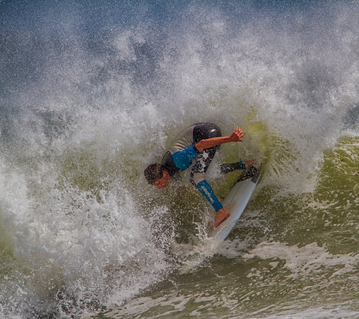 robmarshall1's tweet photo. Locked down and so wanting to be out taking more pics like this
#surf #surfing #surfer #ridethestorm #wave https://t.co/fU1oiQ7V5W