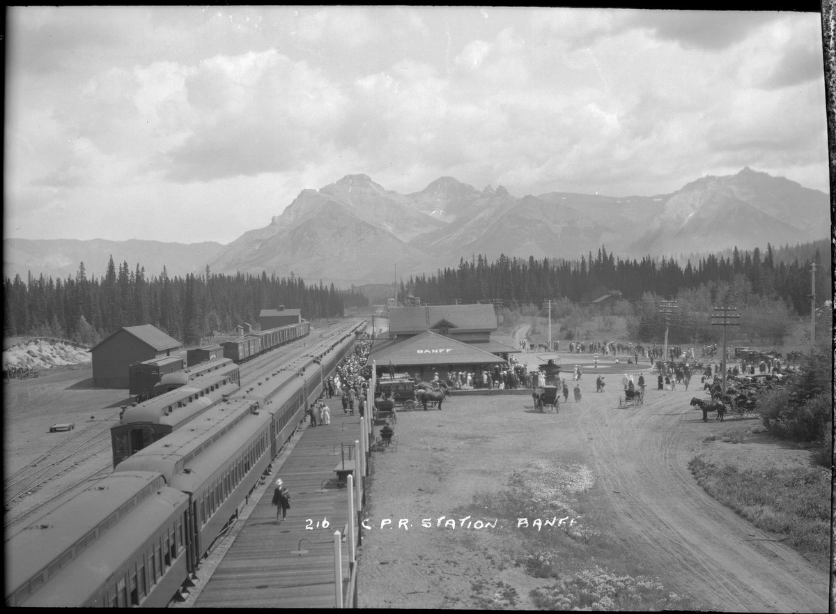 whytemuseum's tweet photo. (1/2) Disclaimer for day 24 of the #MuseumAlphabet challenge, we’re cheating on this one! X for railway “X” crossing. Banff’s railway station sits near what is known as the Norquay exit from Highway 1 (TransCanada). 

#MuseumsFromHome #WhyteAtHome https://t.co/5IO0RXi9l9